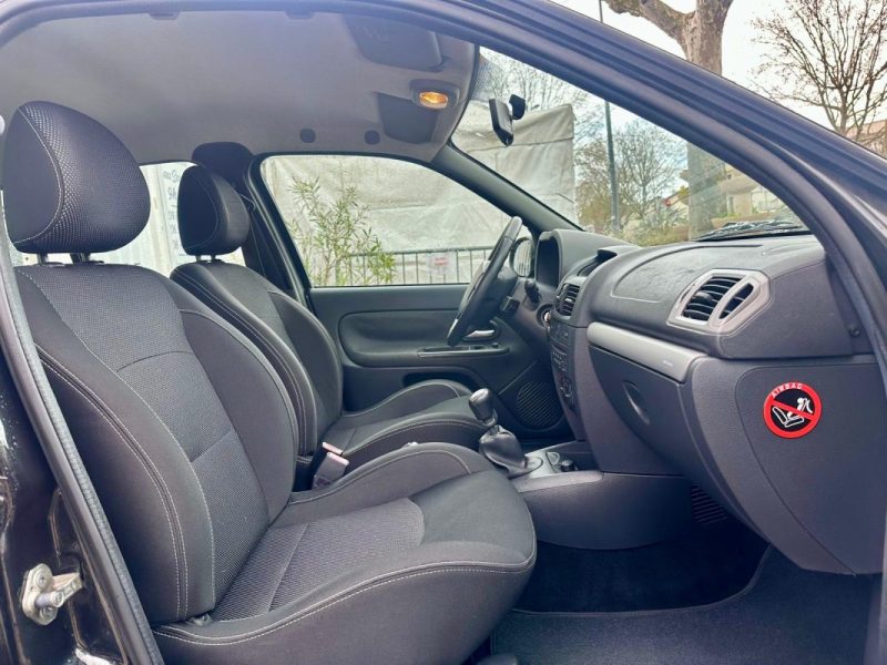 RENAULT CLIO II CAMPUS 1.2 16V 75 BYE BYE 