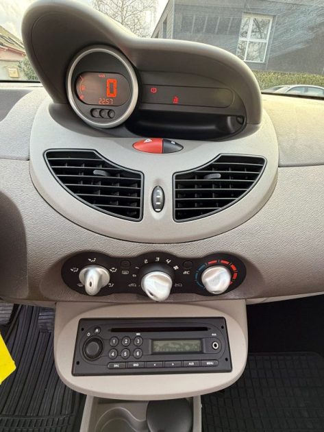 RENAULT TWINGO 1.2i 16V 75CV DYNAMIQUE 3P