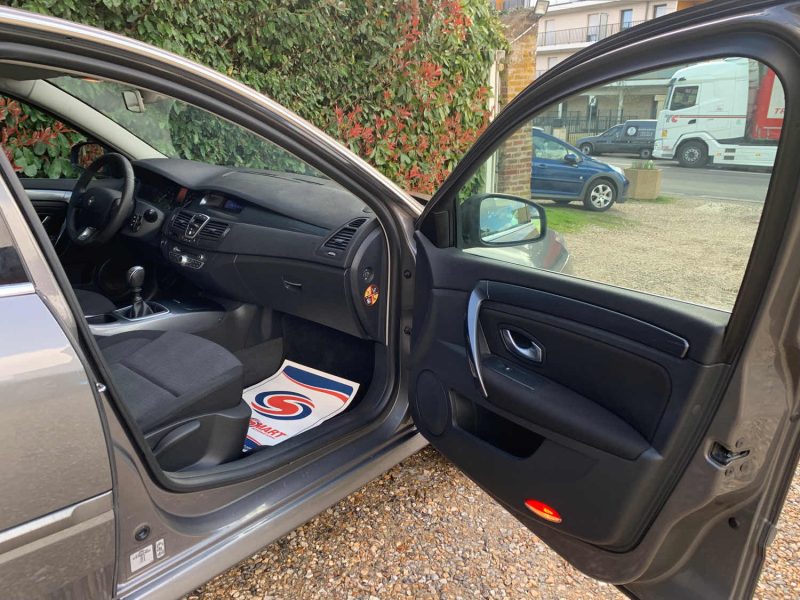 RENAULT LAGUNAIII 1.5 DCI 110 EXPRESSION 2009