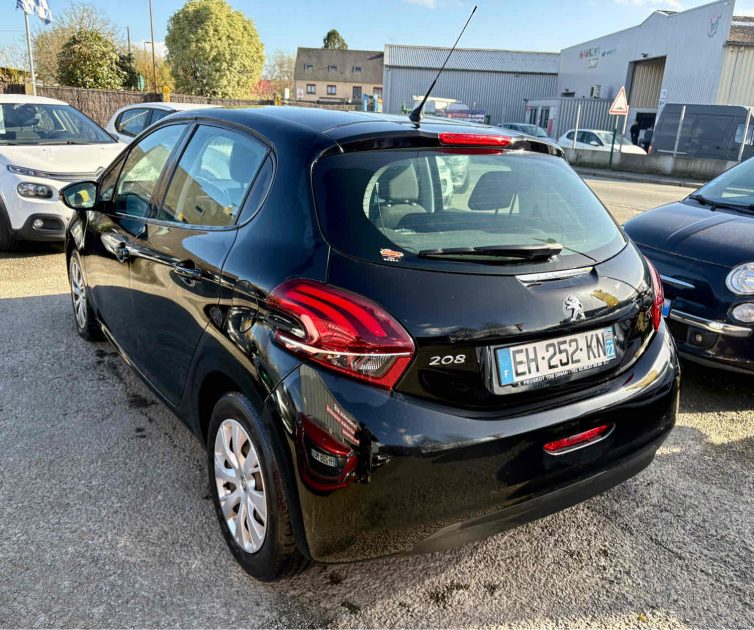 PEUGEOT 208 
