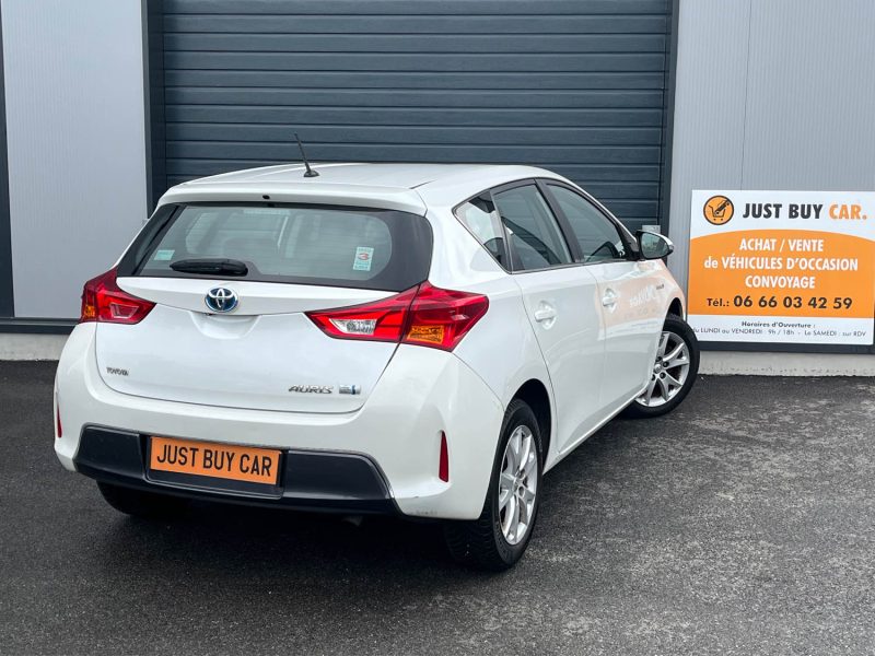TOYOTA AURIS HSD 136H DYNAMIC 
