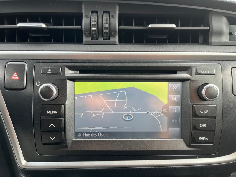 TOYOTA AURIS HSD 136H DYNAMIC 