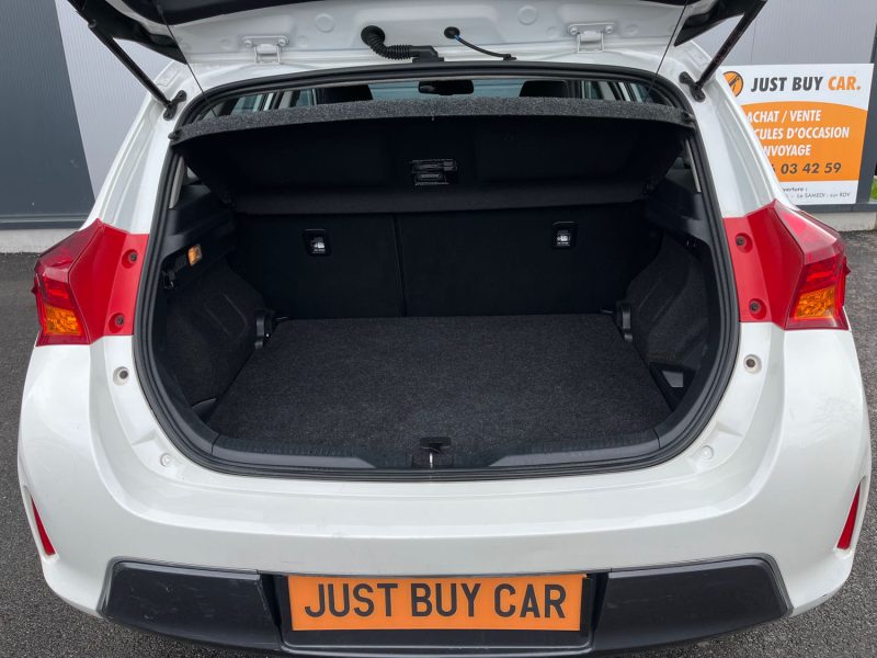 TOYOTA AURIS HSD 136H DYNAMIC 