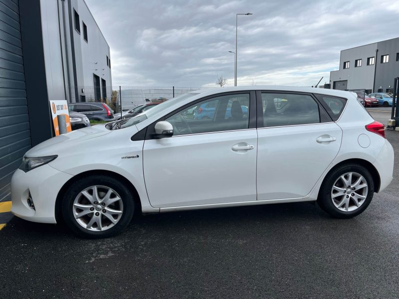 TOYOTA AURIS HSD 136H DYNAMIC 