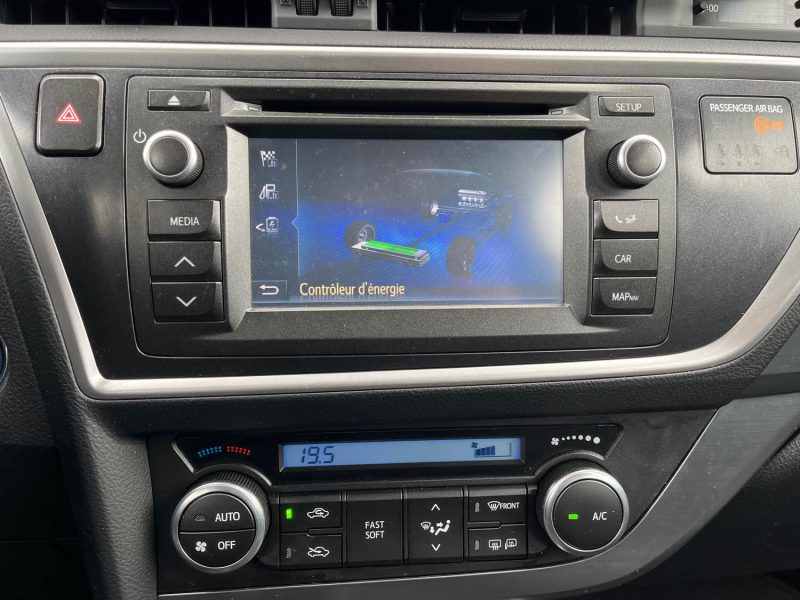 TOYOTA AURIS HSD 136H DYNAMIC 