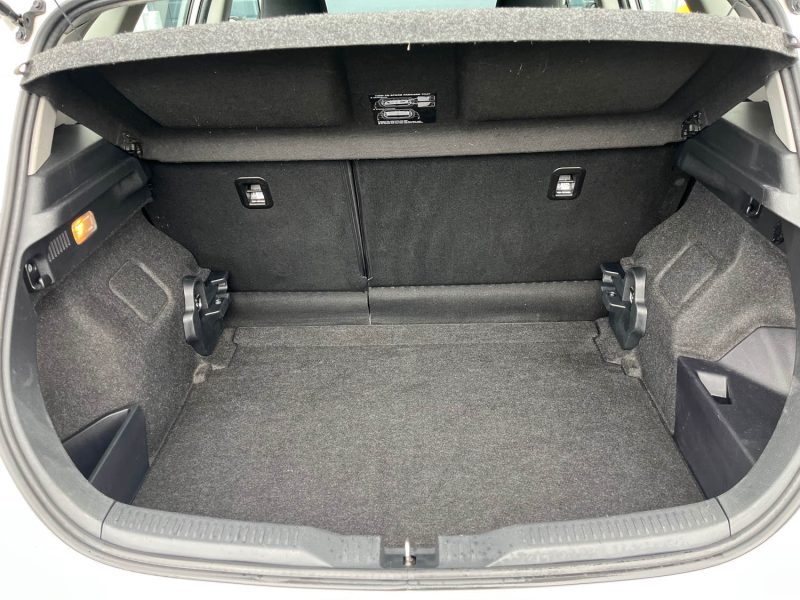 TOYOTA AURIS HSD 136H DYNAMIC 