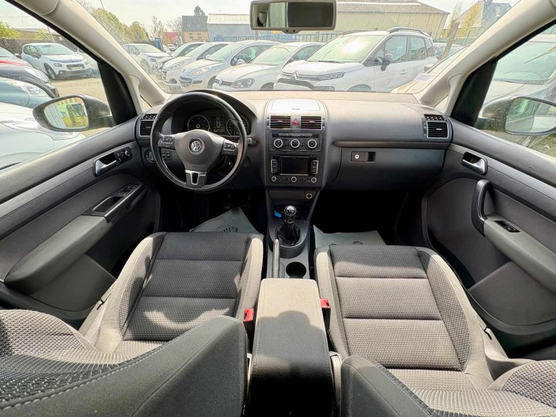 VOLKSWAGEN TOURAN 