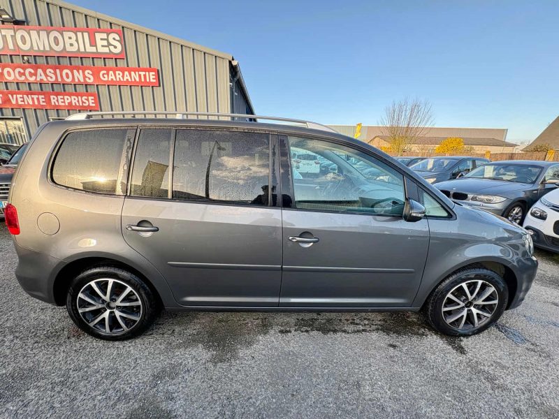 VOLKSWAGEN TOURAN 