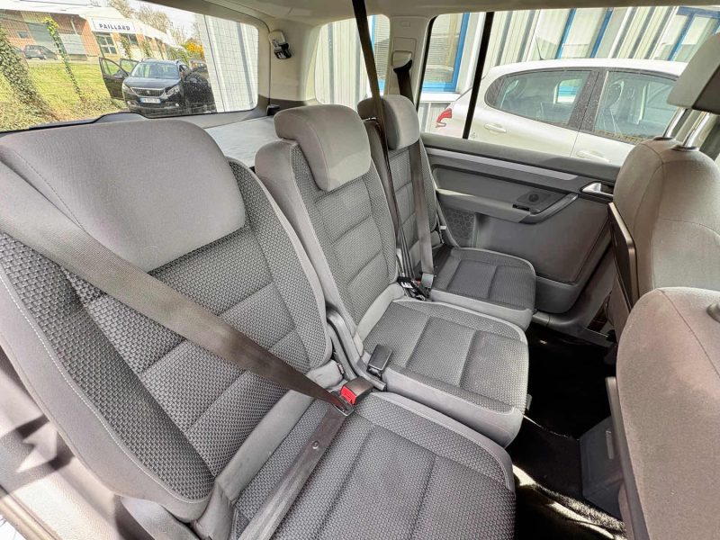 VOLKSWAGEN TOURAN 