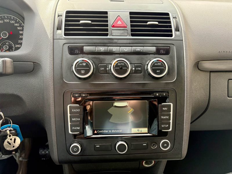 VOLKSWAGEN TOURAN 