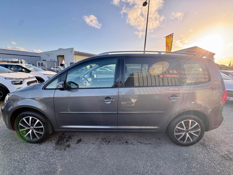 VOLKSWAGEN TOURAN 