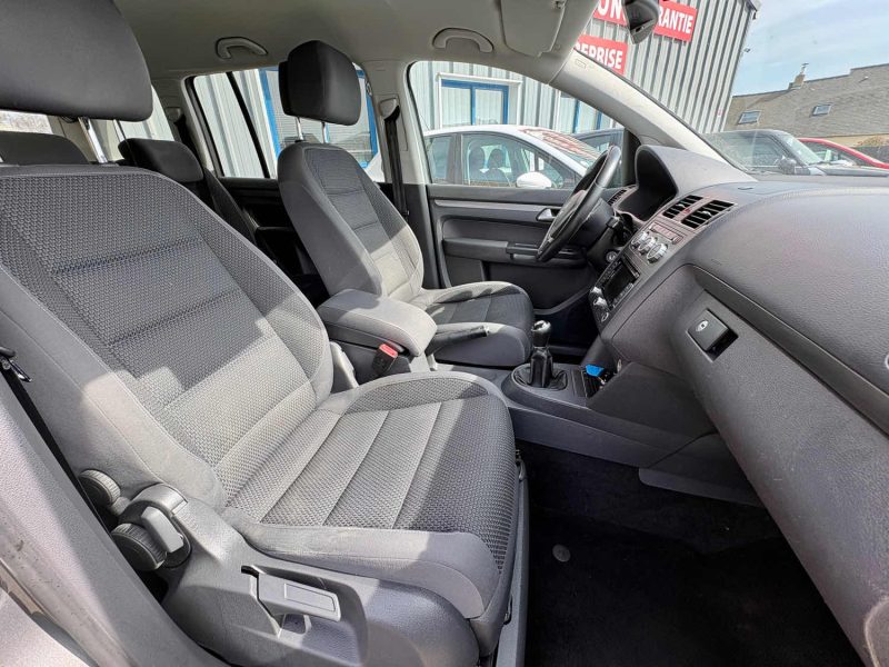 VOLKSWAGEN TOURAN 