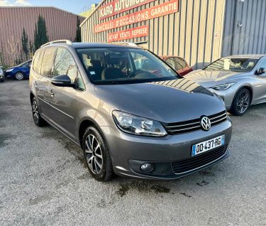 VOLKSWAGEN TOURAN 