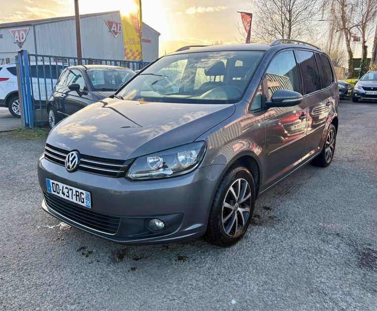 VOLKSWAGEN TOURAN 