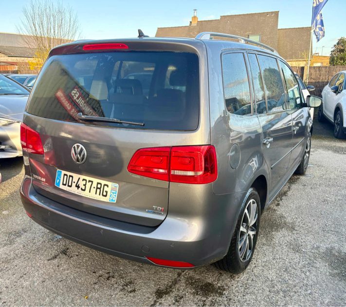 VOLKSWAGEN TOURAN 