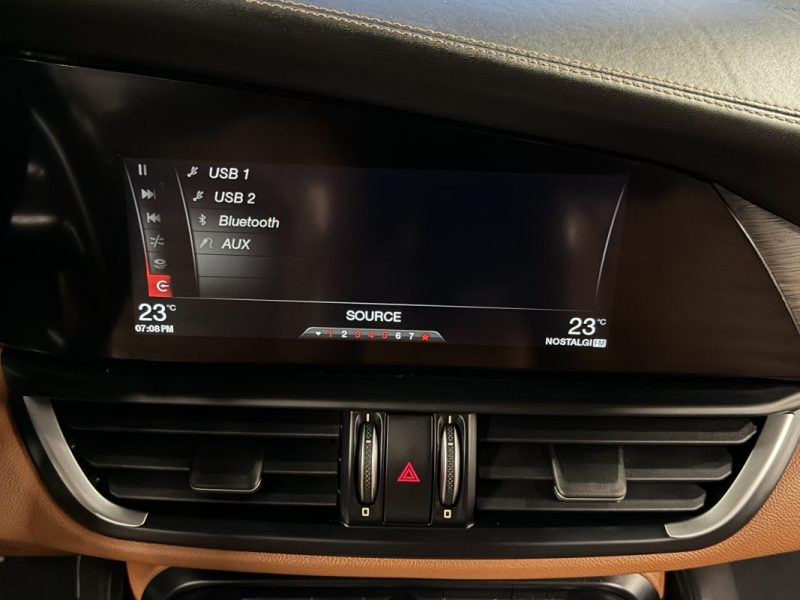ALFA ROMEO GIULIA II 2.2 JTD 180 Cv LUSSO BOITE AUTO AT8 / INTERIEUR CUIR GPS CAMERA - GARANTIE 1 AN