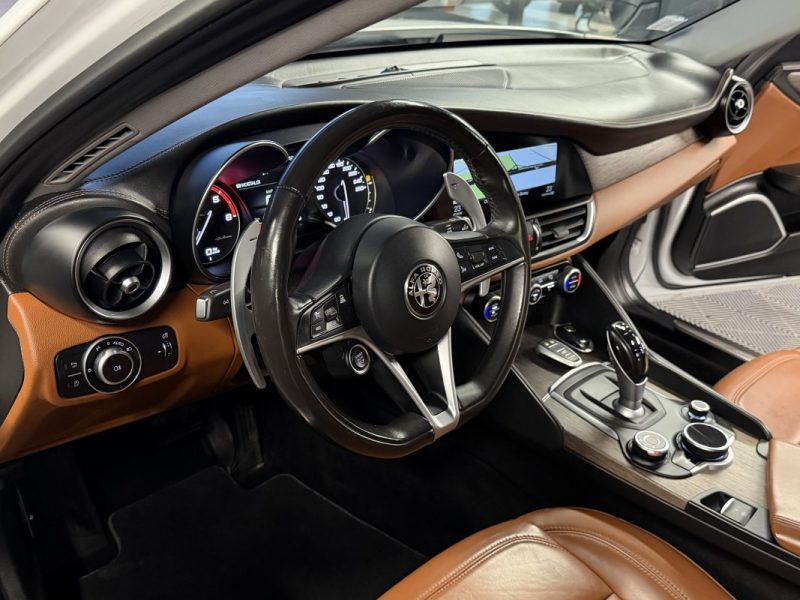 ALFA ROMEO GIULIA II 2.2 JTD 180 Cv LUSSO BOITE AUTO AT8 / INTERIEUR CUIR GPS CAMERA - GARANTIE 1 AN