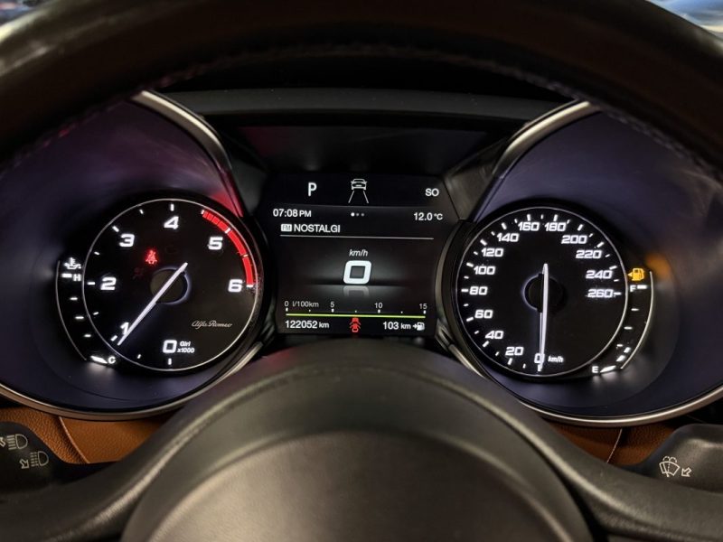 ALFA ROMEO GIULIA II 2.2 JTD 180 Cv LUSSO BOITE AUTO AT8 / INTERIEUR CUIR GPS CAMERA - GARANTIE 1 AN