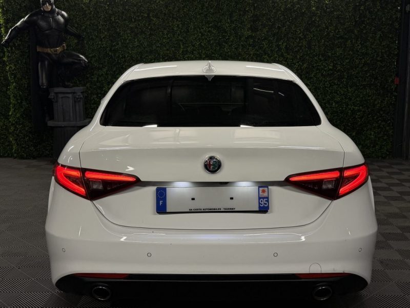 ALFA ROMEO GIULIA II 2.2 JTD 180 Cv LUSSO BOITE AUTO AT8 / INTERIEUR CUIR GPS CAMERA - GARANTIE 1 AN