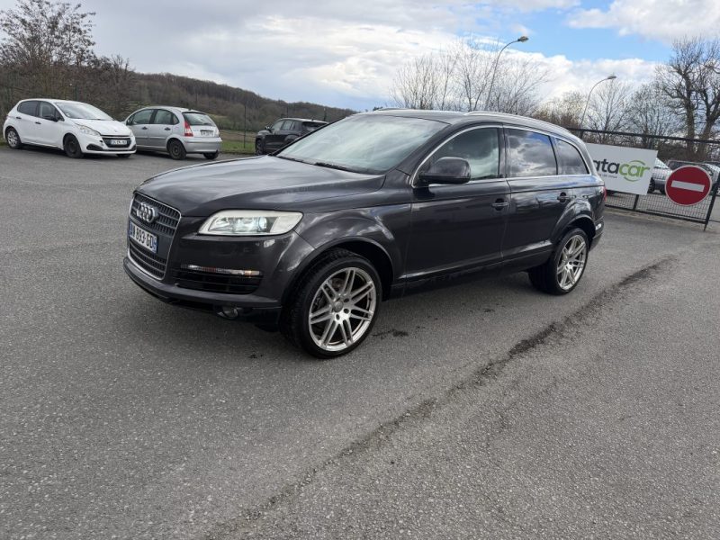 AUDI Q7 V6 3.0 TDI 240 AMBIENTE 7P 2010
