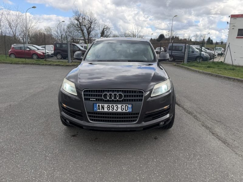 AUDI Q7 V6 3.0 TDI 240 AMBIENTE 7P 2010