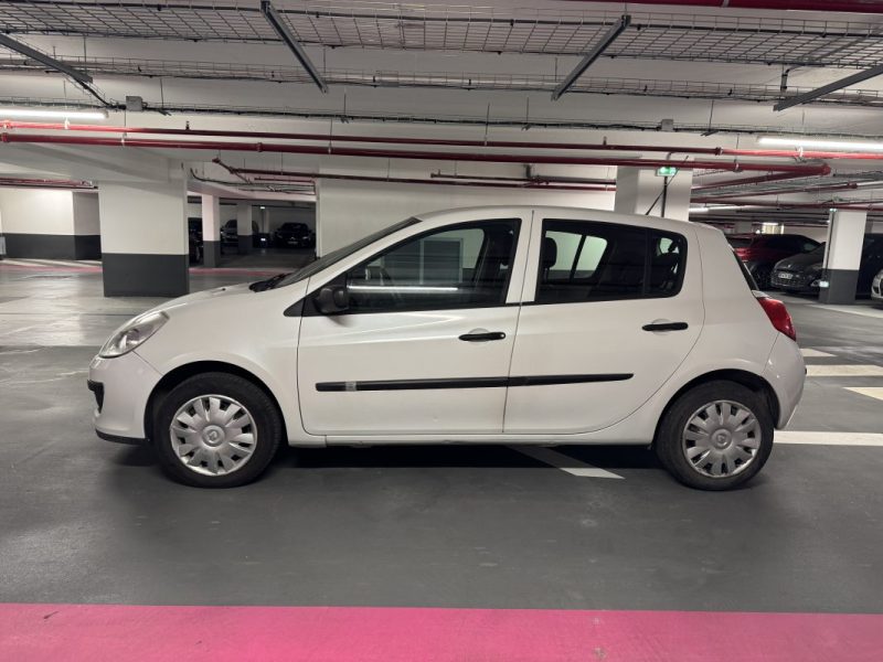 RENAULT CLIO III AUTHENTIQUE 1.5DCI 70 2008