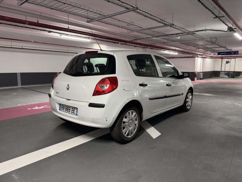 RENAULT CLIO III AUTHENTIQUE 1.5DCI 70 2008