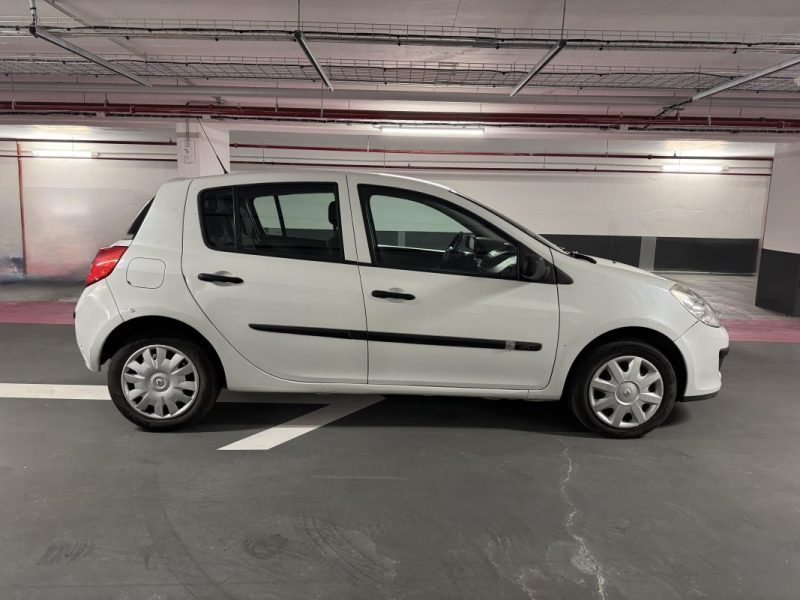 RENAULT CLIO III AUTHENTIQUE 1.5DCI 70 2008