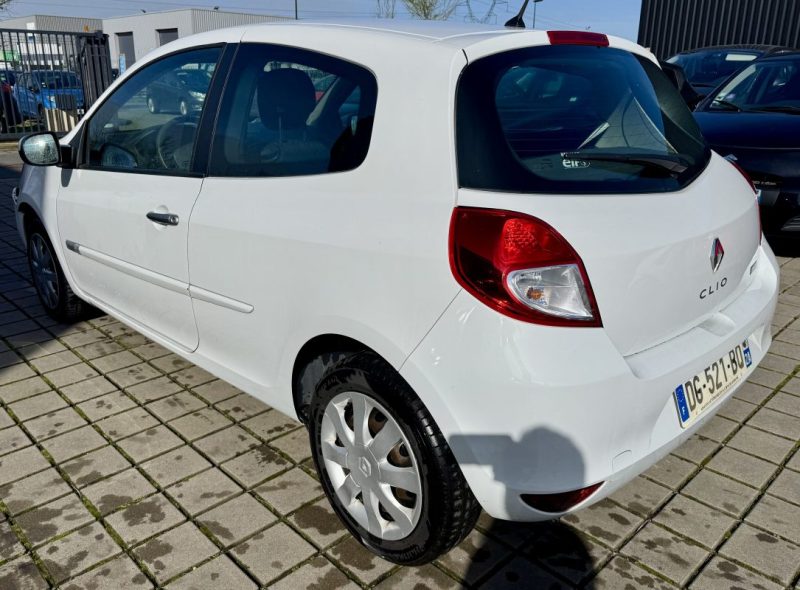 RENAULT CLIO CAMPUS III  1.2 16V 75 ZEN  2014
