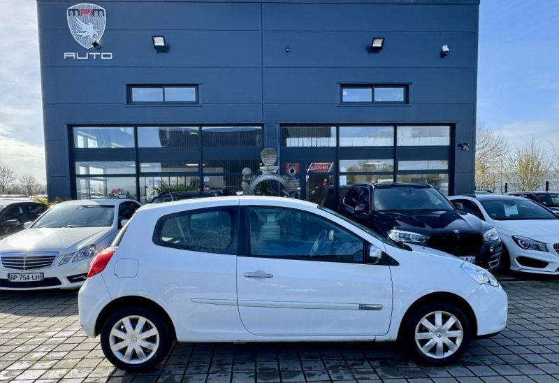 RENAULT CLIO CAMPUS III  1.2 16V 75 ZEN  2014