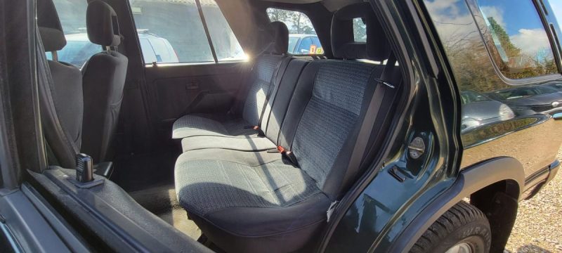 Opel Frontera 2.5 TD 115 ch – 4x4 robuste et polyvalent