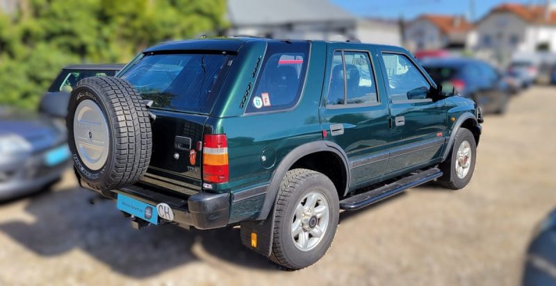 Opel Frontera 2.5 TD 115 ch – 4x4 robuste et polyvalent