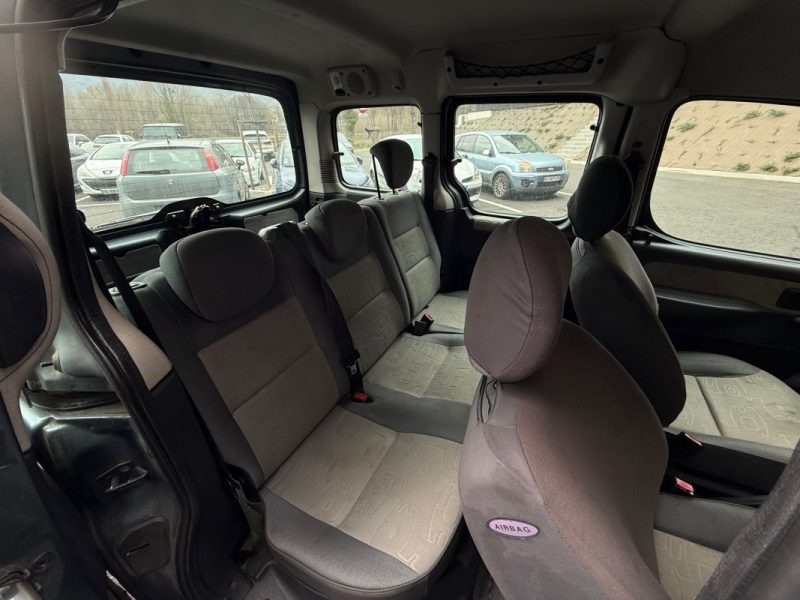 PEUGEOT PARTNER 1.6 75 CV CONFORT PORTES LATÉRALES 5 PLACES DISTRIBUTION OK ENTRETIEN OK  2006