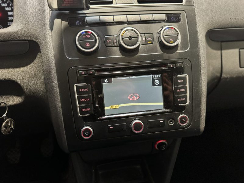 VOLKSWAGEN TOURAN 2.0 TDI 140ch Confortline / DISTRI OK / 2 EME MAIN