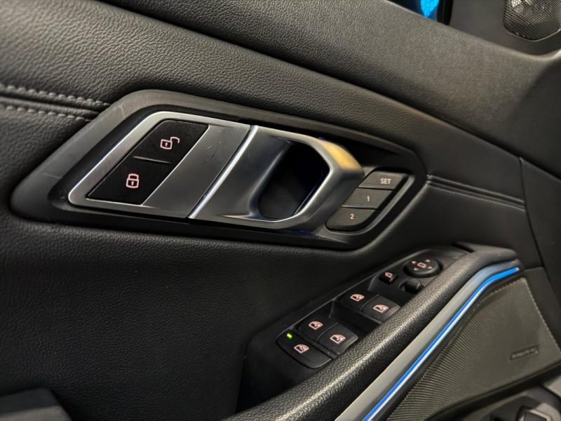 BMW SERIE 3 330 E 292CH M Sport / TOIT OUVRANT + CUIR COMPLET + H&K + TETE HAUTE / 