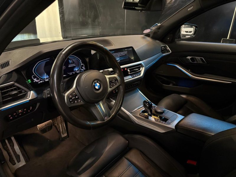 BMW SERIE 3 330 E 292CH M Sport / TOIT OUVRANT + CUIR COMPLET + H&K + TETE HAUTE / 