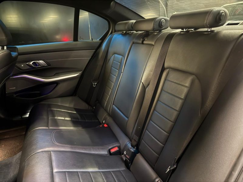 BMW SERIE 3 330 E 292CH M Sport / TOIT OUVRANT + CUIR COMPLET + H&K + TETE HAUTE / 