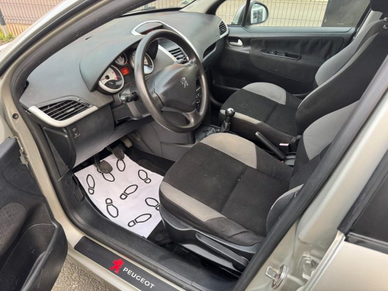 PEUGEOT 207 1.4 HDI 70CV EXECUTIVE 