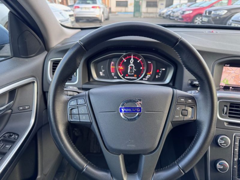 VOLVO  V60 D2 2.0 D 120CV DIN ET 6SC FISCAUX  2017