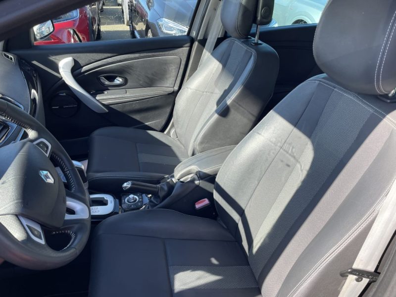 RENAULT MEGANEIII 1.5 DCI 110CV BOSE  EDC  GARANTIE 3/12 MOIS 2011