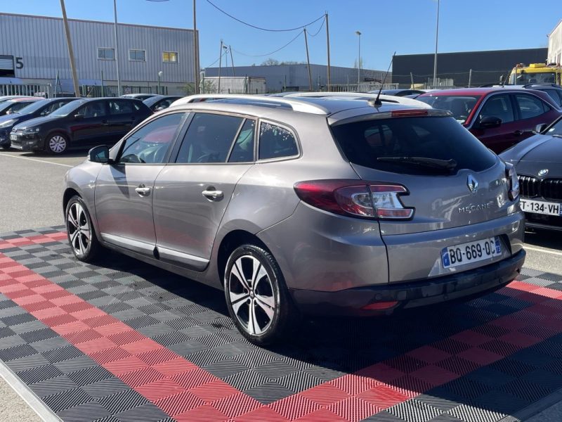 RENAULT MEGANEIII 1.5 DCI 110CV BOSE  EDC  GARANTIE 3/12 MOIS 2011