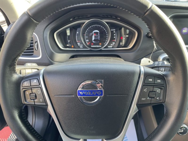 VOLVO V40  CROSSCOUNTRY 2.0 D3 149CV   GARANTIE 3/12 MOIS 2016