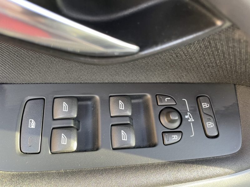 VOLVO V40  CROSSCOUNTRY 2.0 D3 149CV   GARANTIE 3/12 MOIS 2016