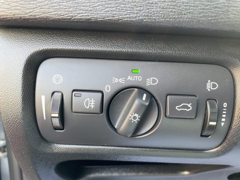 VOLVO V40  CROSSCOUNTRY 2.0 D3 149CV   GARANTIE 3/12 MOIS 2016