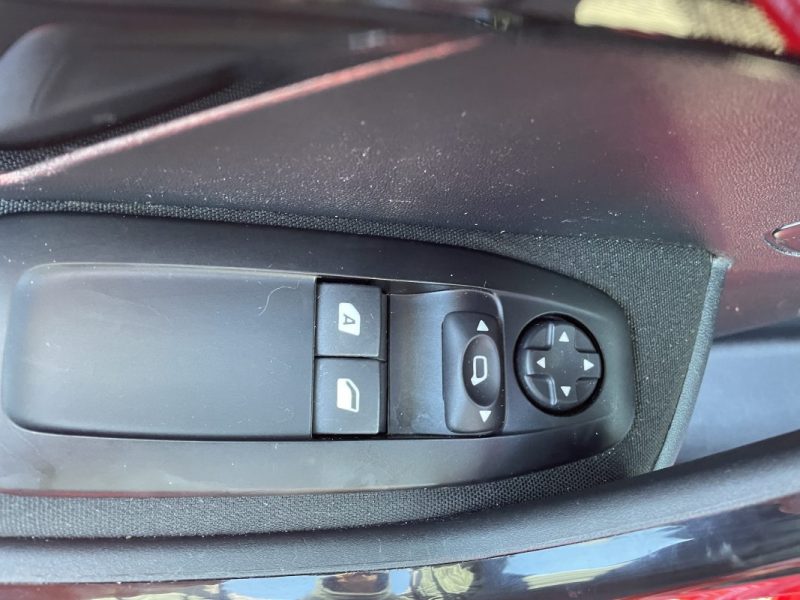 PEUGEOT 208 1.2L 68CV  5P  GARANTIE 3/12 MOIS 2018