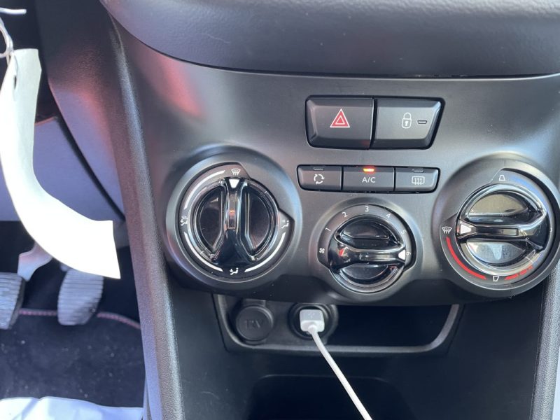 PEUGEOT 208 1.2L 68CV  5P  GARANTIE 3/12 MOIS 2018