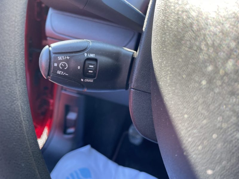 PEUGEOT 208 1.2L 68CV  5P  GARANTIE 3/12 MOIS 2018