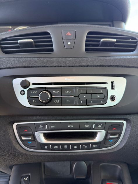 Renault Scenic 3 1.5 Dci 110ch Limited Life - Suivi et Entretenu