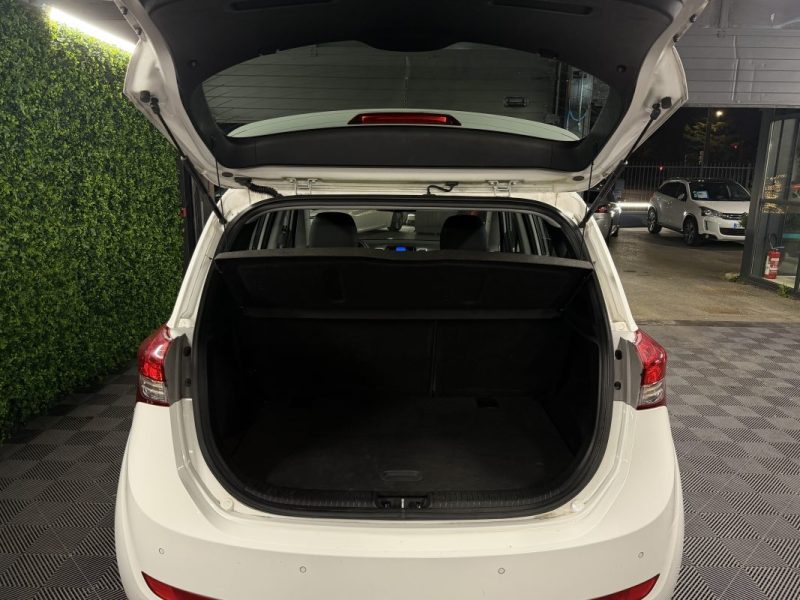 HYUNDAI IX20 1.6 CRDi 115 PACK PREMIUM TOIT PANORAMIQUE - LIRE L ANNONCE