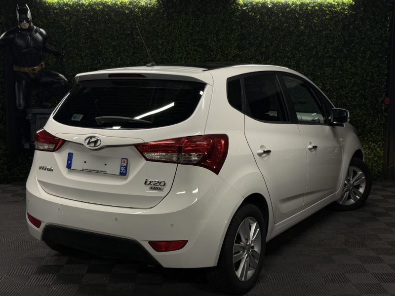 HYUNDAI IX20 1.6 CRDi 115 PACK PREMIUM TOIT PANORAMIQUE - LIRE L ANNONCE
